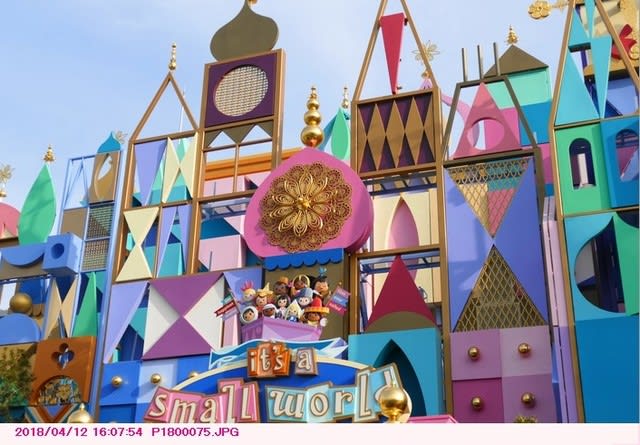 イッツアスモールワールド 搭乗まで 東京ディズニーランド 都内散歩 散歩と写真