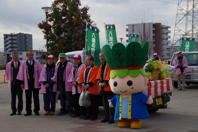 新年初荷パレード 日本共産党八潮市議 鹿野泰司 かの やすじ ときどきの記