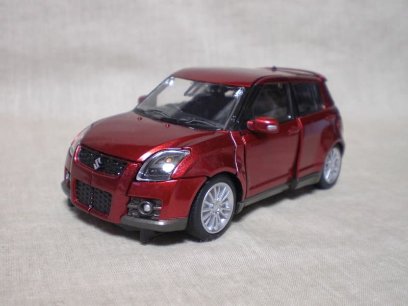 【未開封】SUZUKI SWIFT SPORT クリフ シュプリームレッドパール Amazon.co.jp: トランスフォーマー オルタニティ SUZUKI SWIFT