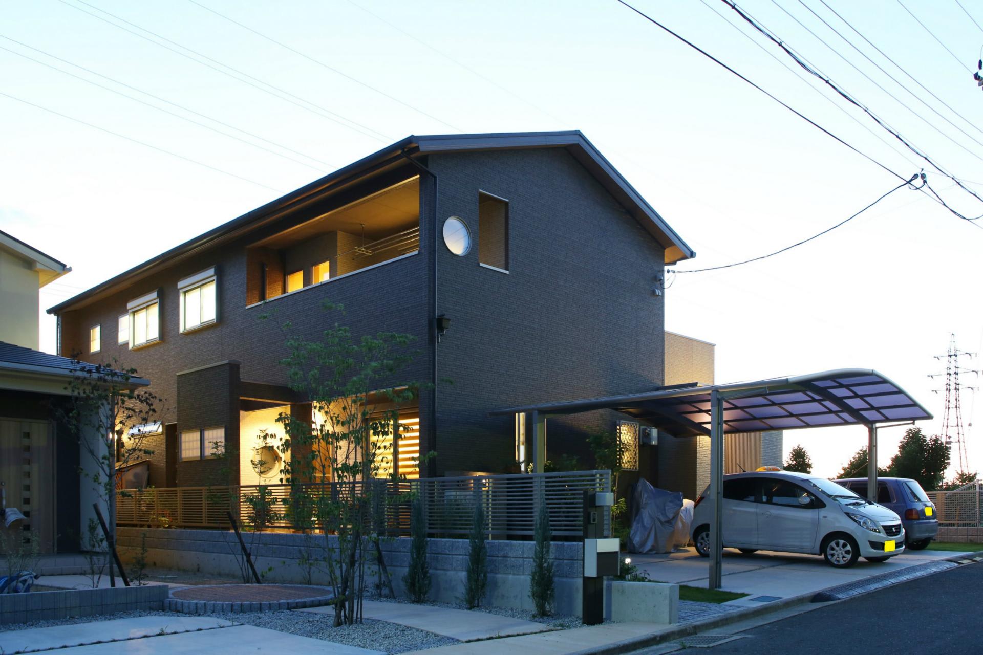 借景を楽しむ和モダンの玄関共有二世帯住宅 完成写真 奈良県 建築家が感じる設計事務所の家づくり日記 住まいの設計や住宅設計 注文住宅 注文建築 暮らしの事 収納の事 借景を楽しむ和モダンの玄関共有二世帯住宅 完成写真 奈良県 建築家が感じる設計事務所の家づくり日記 住まいの設計や住宅設計 注文住宅 注文建築 暮らしの事 収納の事