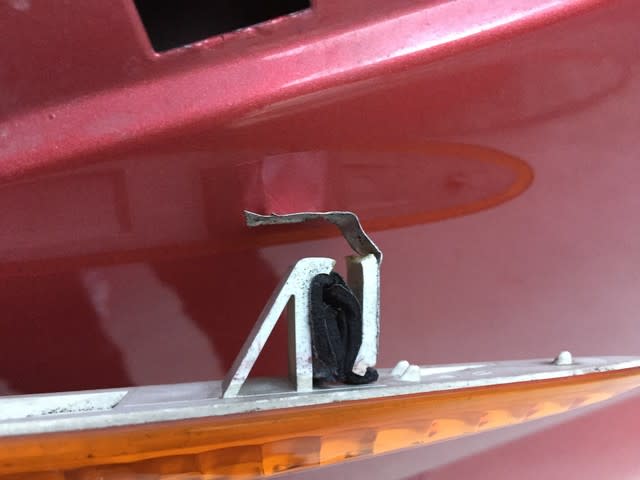 スバルr2 フロントウインカー 交換 五部輪通帳