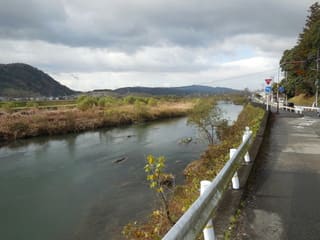 吉井川沿い