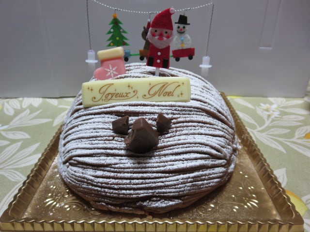 １２月２５日本日は自宅でアンジェリーナのクリスマスケーキをいただきました 石井伸之の国立市議会議長日記 自由民主党会派所属