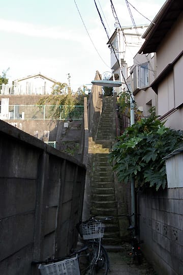0428 白山の狭いアプローチ階段 東京の階段 Db