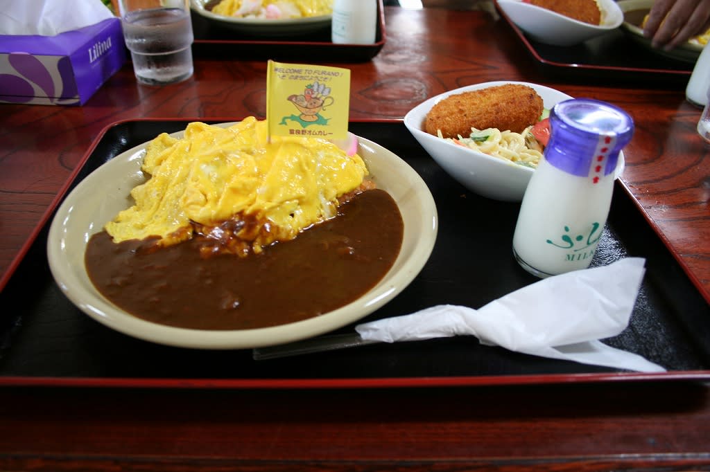 山香食堂の富良野オムカレー 北海道２日目 ２ わたしたち こんなことしました