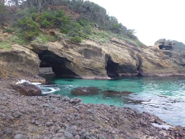 海側から見た竜宮窟