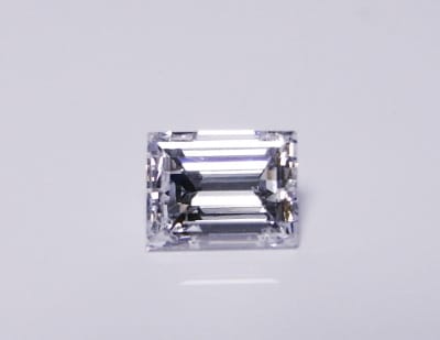 ダイヤモンド裸石エメラルドカット0．628ct のご紹介です。 元町宝石店長のブログ - 僅かな三日月の光でも輝く価値ある美しい希少宝石のご