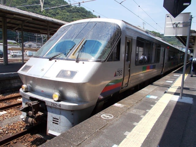 7系 にちりんシーガイア Jr九州 観光列車から 日々利用の乗り物まで