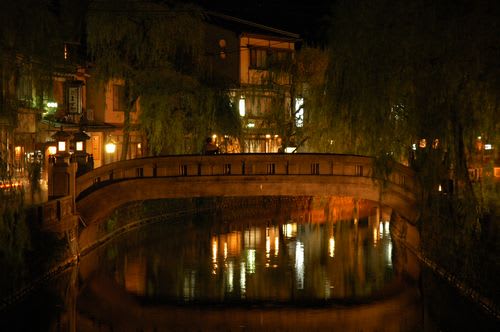 night009.jpg: 城崎温泉の夜景。大谿川 (おおたにがわ) 沿いの旅館