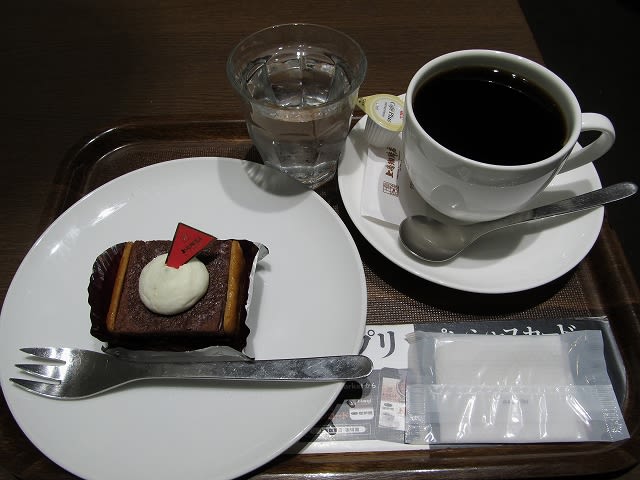 今日のケーキ 極濃チョコレートケーキ 上島珈琲 エミオ武蔵境店 ｊ ｄの備忘録