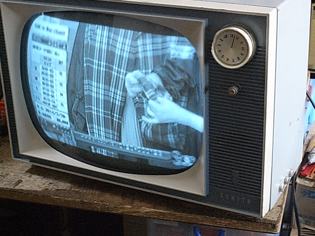 Zenith, D1810B 17インチ、真空管式白黒テレビ (1960) - テレビ Zenith, D1810B 17インチ、真空管式白黒テレビ (1960) - テレビ