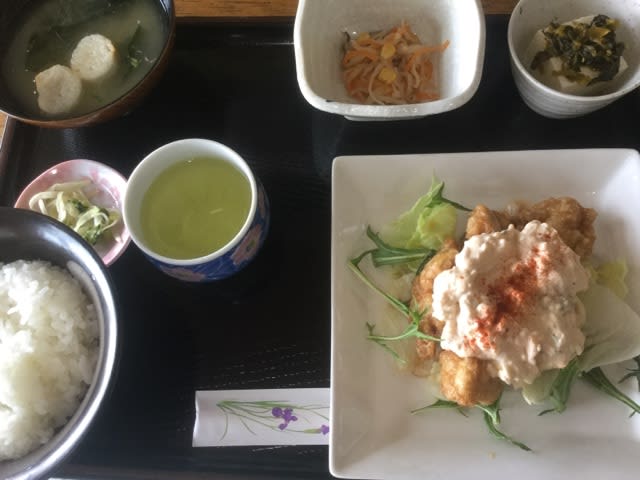 3月5日の日替り定食550円は チキン南蛮 宮崎風 です 喫茶はじめました カフェレスト すみれ