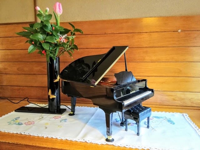 ミニグランドピアノ自動演奏 動画 小さな幸せが嬉しいなぁ