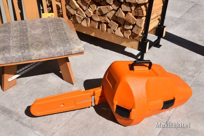 チェンソーケースはスチールよりハスクバーナが好き - 薪