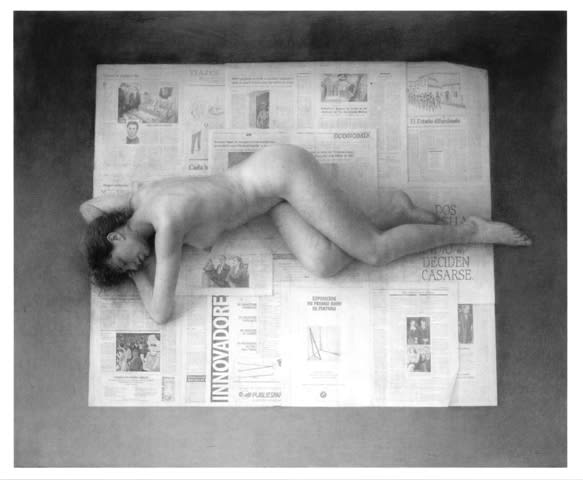 新聞紙上の裸婦