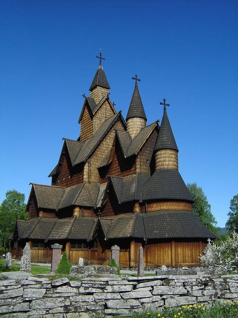 ノルウェーの宗教改革以前の中世の木造教会の写真 後藤和弘のブログ