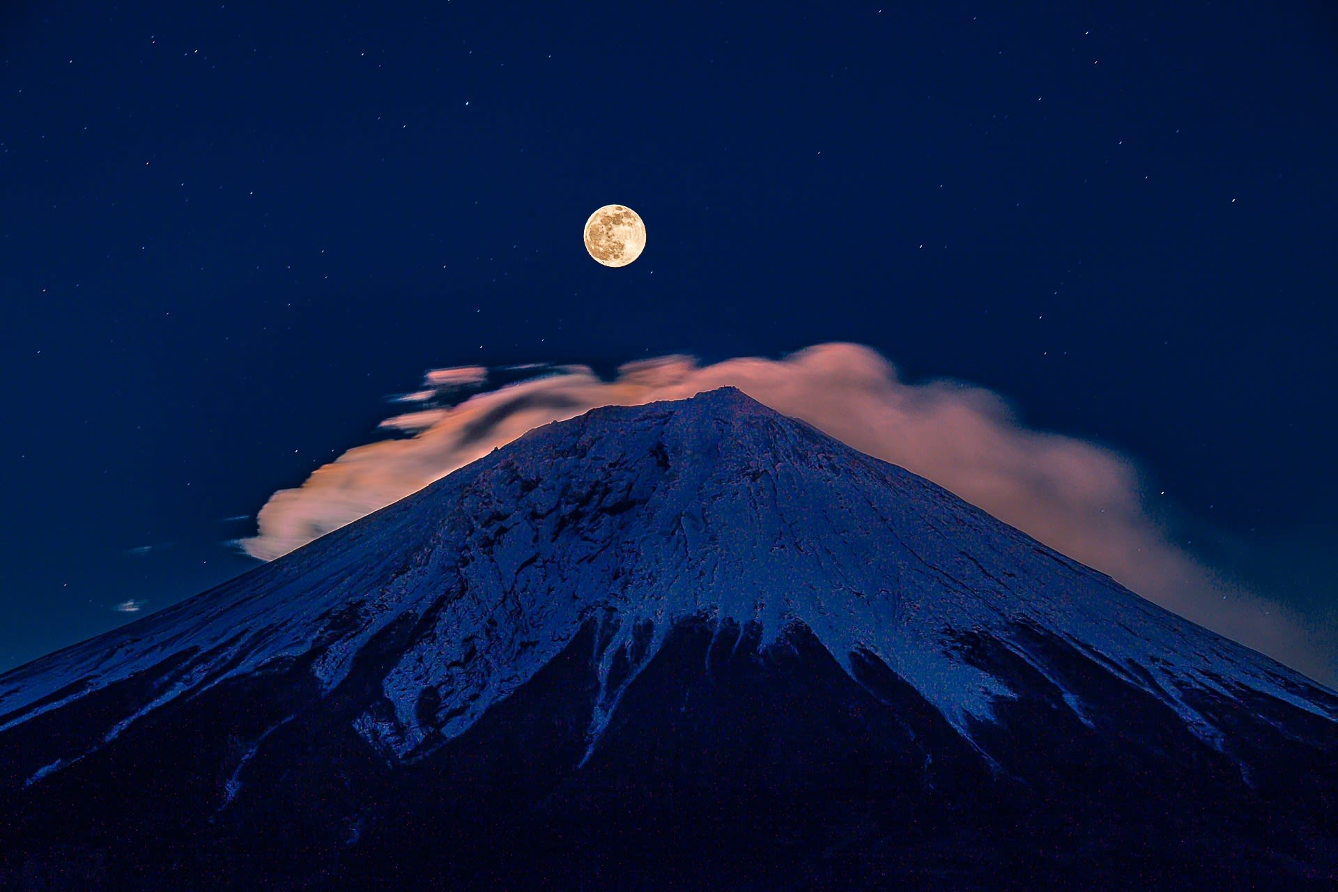富士山とコールドムーンルの写真