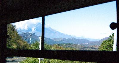 大観山から芦ノ湖と富士山を眺める