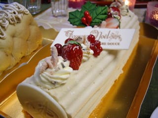 クリスマスケーキ Aigre Douce エーグルドゥース religieuse a la rose クリスマスケーキ Aigre Douce エーグルドゥース religieuse a la rose