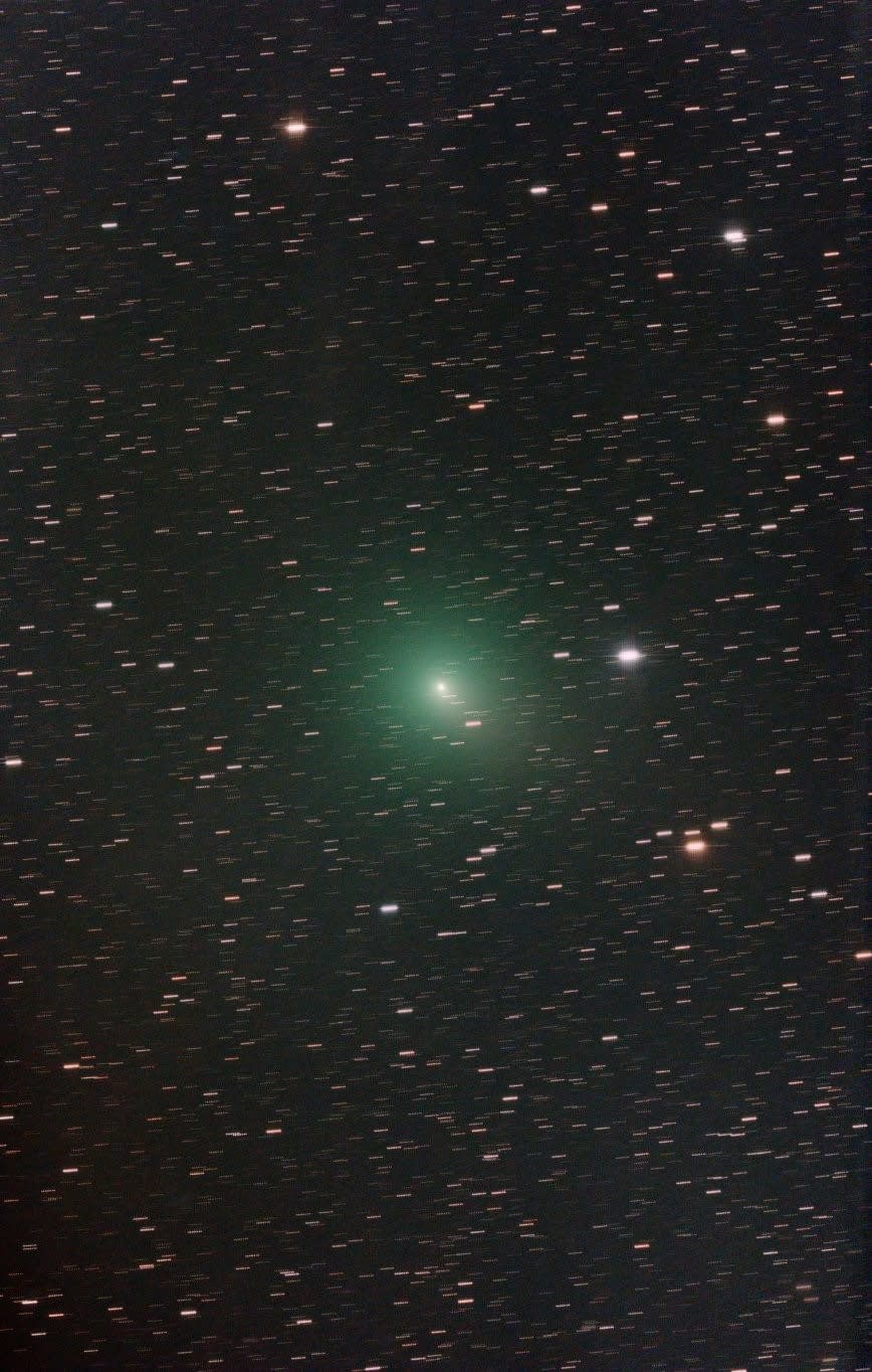 今さらですが ウィルタネン彗星やっと撮れました 雲の上には宇宙 そら