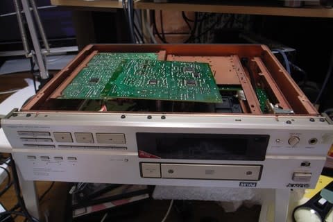 CDP-X555ES - じゃの路はへび・・・? CDP-X555ES - じゃの路はへび・・・?