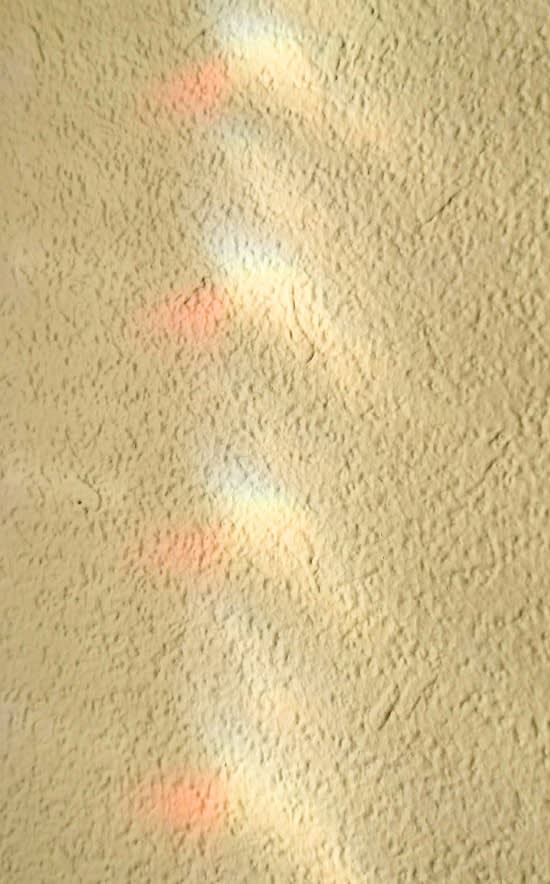 壁紙に虹色が出現 つれづれな日々のつぶやき 壁紙に虹色が出現 つれづれな日々のつぶやき