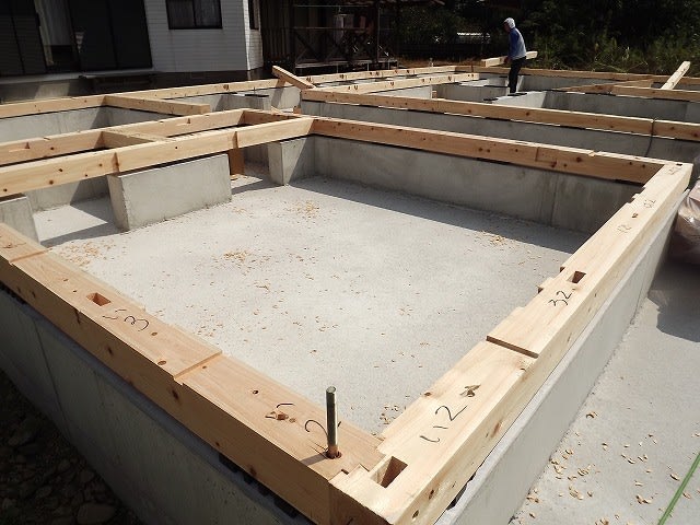 桧土台 120x120 4寸角 - 81HOUSE株式会社 81一級建築士事務所