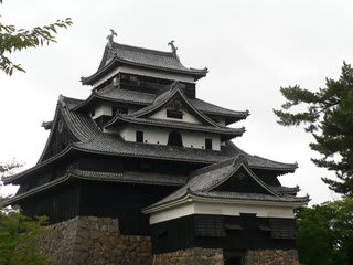 黒い城と白い城その2 姫路城英語ガイドのひとりごと