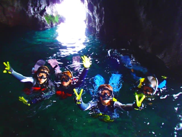 青の洞窟とコーラルリーフ ゆうむつ船長の航海日記