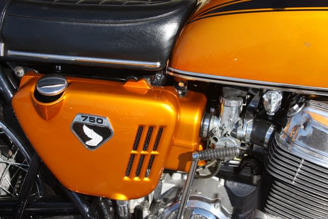 祝開店!大放出セール開催中】 cb750k5 CB750サイドカバー タンク