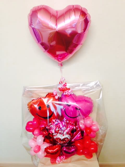 電報 結婚式 にバルーンの花束を贈るのなら人気のスマイリー バルーンコネクション バルーンギフトはバルーンコネクション お問い合わせa Balloonconnection Jp