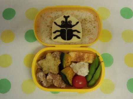 海苔切りで カブトムシ弁当とサメ弁当 おべんと日記 海苔切りで カブトムシ弁当とサメ弁当 おべんと日記