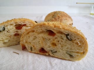 ドライトマトとフレッシュバジルのフォカッチャ La Focaccia Farcie Chocolat Cuisine