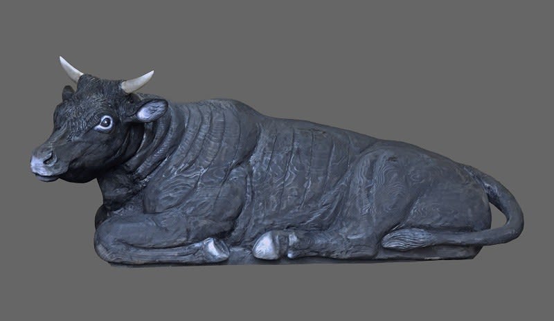 特別注文彫刻 牛(雌)伏せ牛(なで牛) 実物大 - CHAINSAW ART 特別注文彫刻 牛(雌)伏せ牛(なで牛) 実物大 - CHAINSAW ART