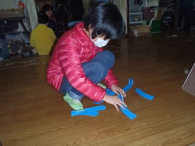 1月5日 羽子板作り2日目 集団遊び 元気と個性が一番