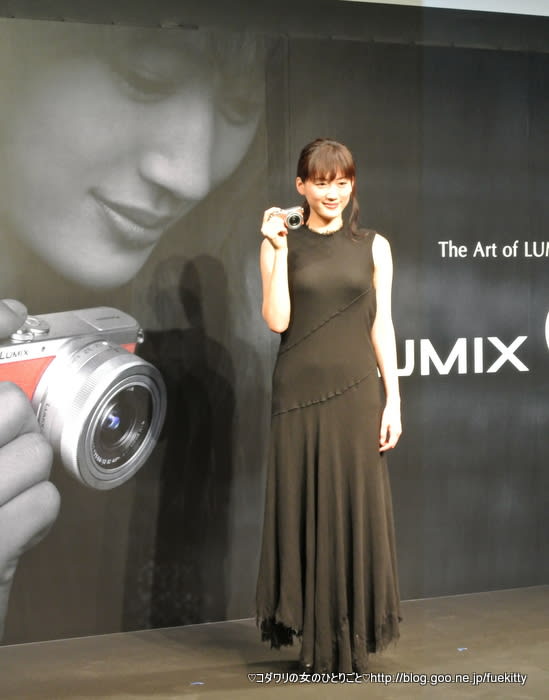 綾瀬はるか Lumix Gm Gallery オープニングプレス イベント 表参道ヒルズ コダワリの女のひとりごと