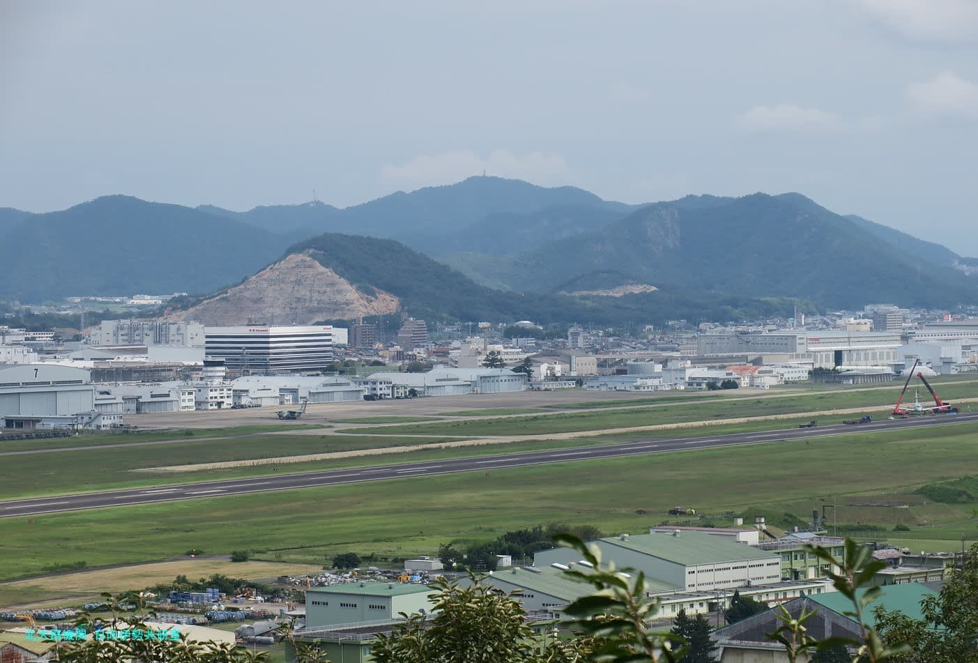 G3x撮影速報 川重p 1哨戒機滑走路逸脱事故 岐阜基地で擱座航空機回収 21 09 11 北大路機関 G3x撮影速報 川重p 1哨戒機滑走路逸脱事故 岐阜基地で擱座航空機回収 21 09 11 北大路機関
