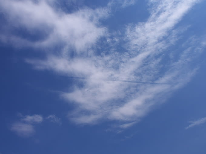 4月11日の空 消滅飛行機雲 私目線