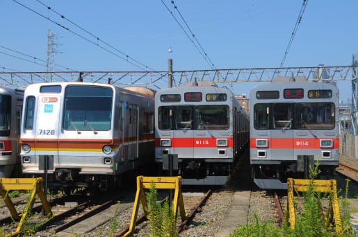 東京メトロ7000系71f元住吉検車区に現る Kereta Dan Kucing