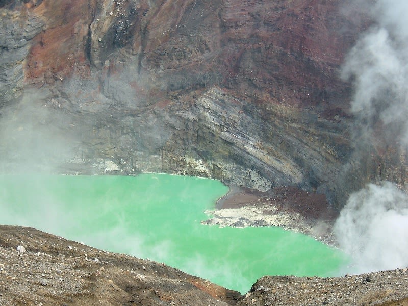 阿蘇中岳の噴火口はマグマの出口 阿智胡地亭のshot日乗