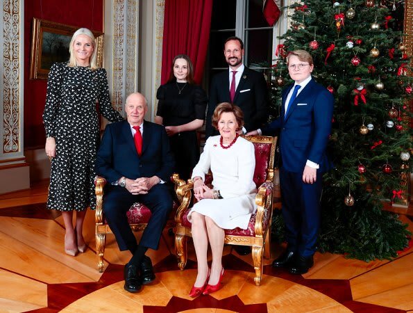ノルウェー王室今年のクリスマス写真公開 世界の王室