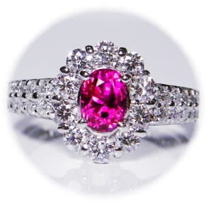 燃えるように美しい究極のピンクサファイヤ1．227ct 元町宝石店長のブログ - 僅かな三日月の光でも輝く価値ある美しい希少宝石のご紹介と