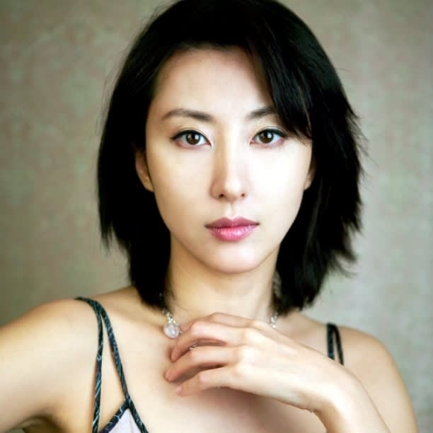 キム・ワンソン 김완선　金元萱　シルエットのCD「迷迷糊糊」　台湾盤 キム・ワンソン 김완선 金元萱 シルエットのCD「迷迷糊糊」 台湾盤