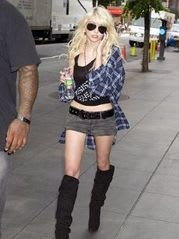 テイラー モムセン すべてはhappyのために