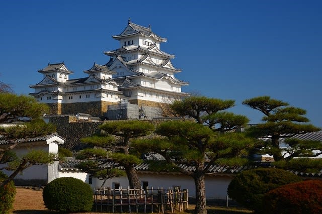 12 22日 姫路城 下の段 最終記事 今度は庭園三昧 西の丸と西御屋敷跡庭園の好古園 ぶちょうほうのさんぽみち 旧名 気ままに野山