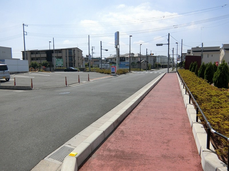 西区西大宮4丁目から西大宮駅まで 咲いた万歩 西区西大宮4丁目から西大宮駅まで 咲いた万歩