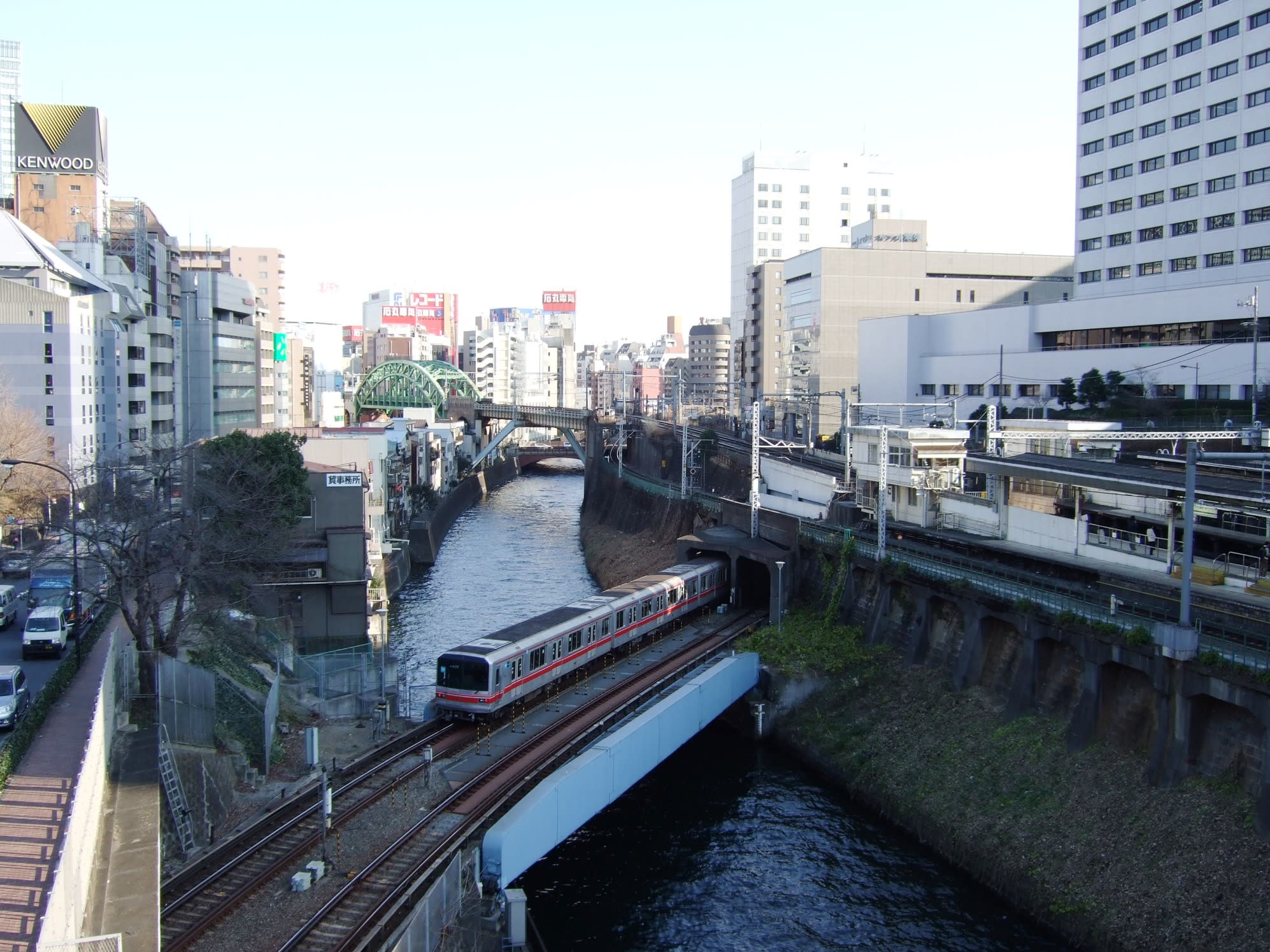 聖橋から見た御茶ノ水あたり 水彩画 　サイズF10 聖橋から 水彩画 サイズF10 - メルカリ