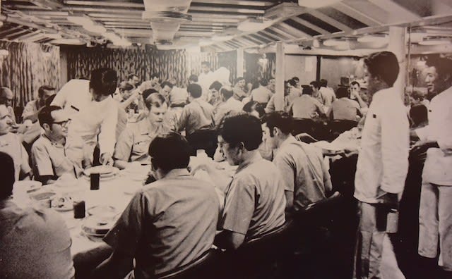 マーケット 1960年代アメリカ海軍士官食堂の皿プレート
