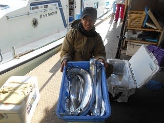 １月３日午前タチウオ狙い釣果 大阪で大阪湾での船釣りをサポート釣り船乗合船海新丸