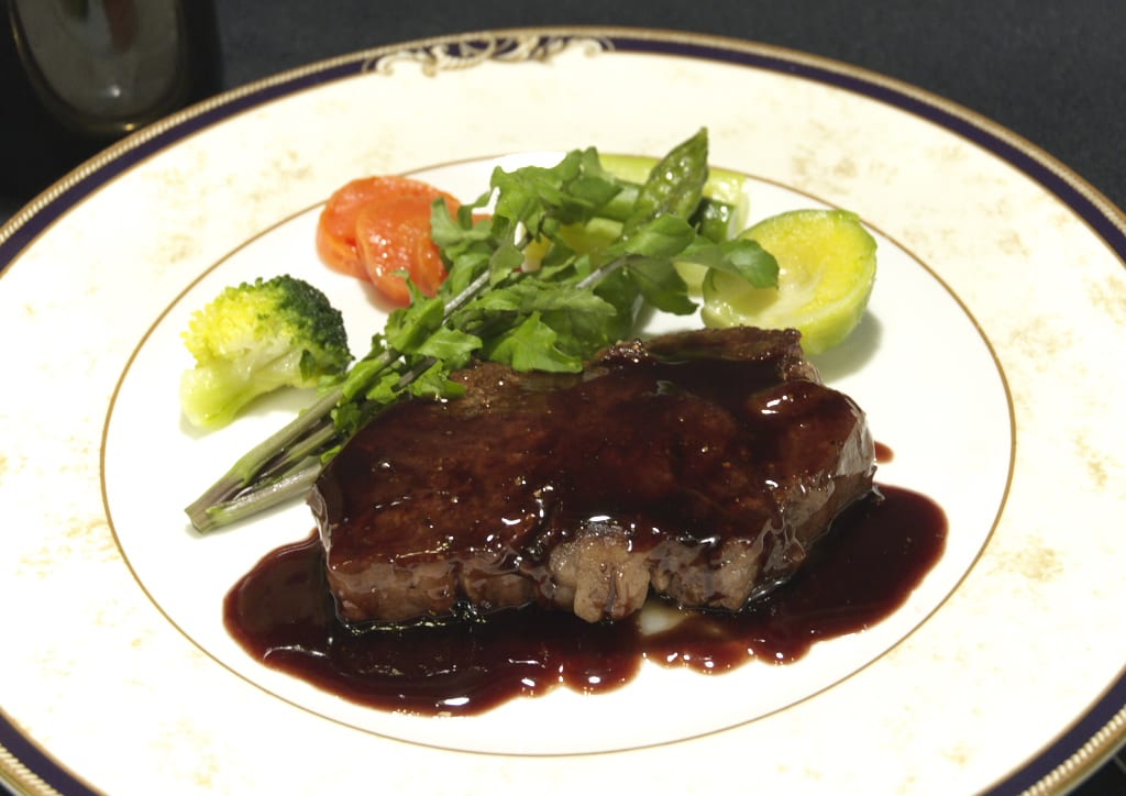 牛フィレ肉のステーキ 赤ワインソース Miyamiya S Deli
